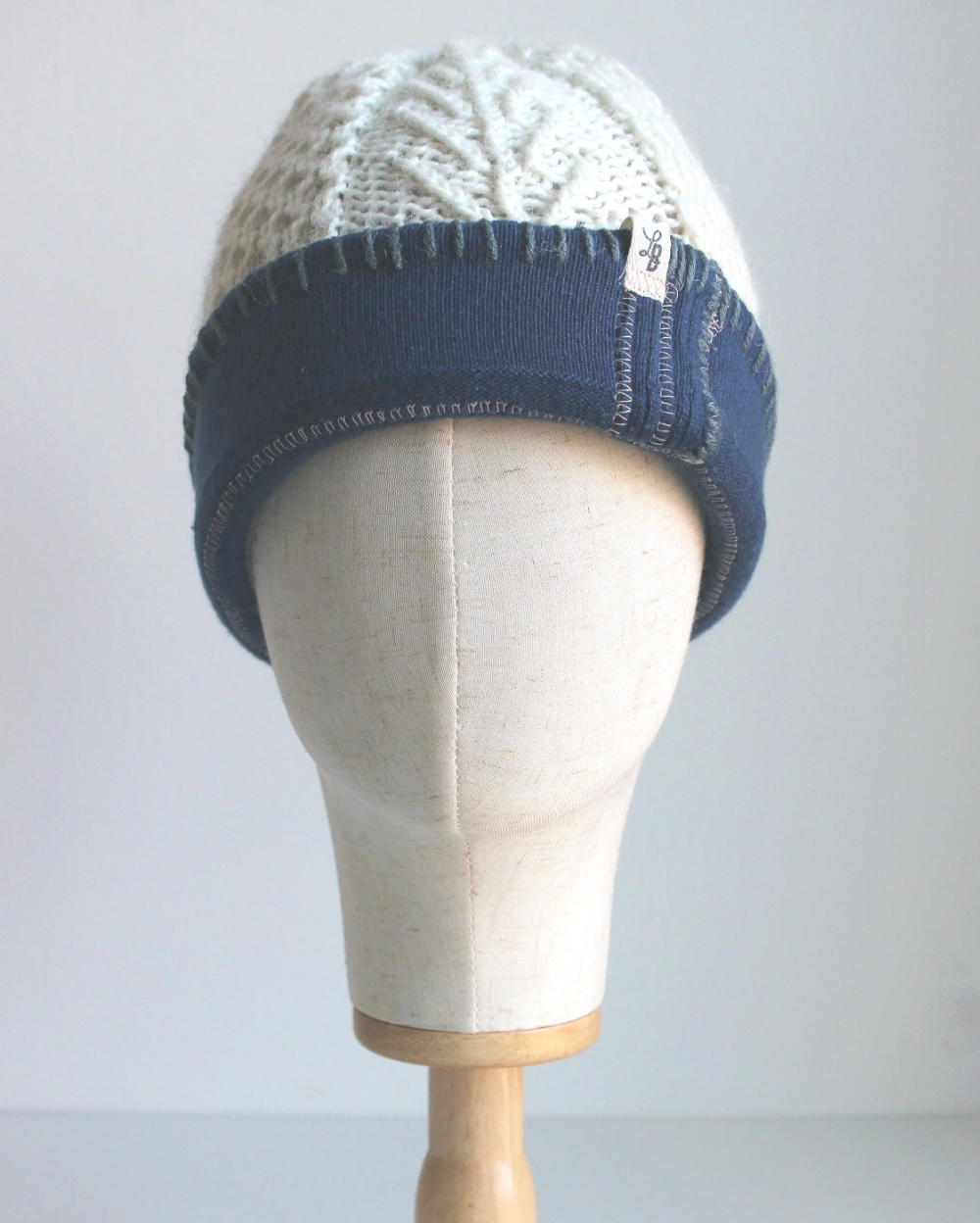 Cream-Navy Blue Cashmere Lined Hand-Knit Beanie