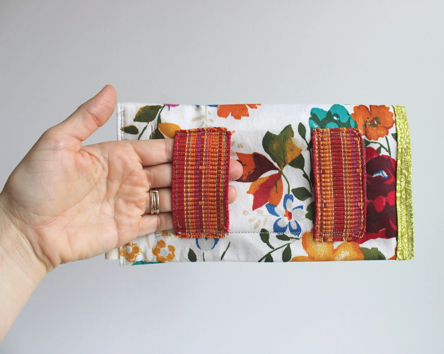 Autumn Floral & White Velcro Hand-Catch Wallet