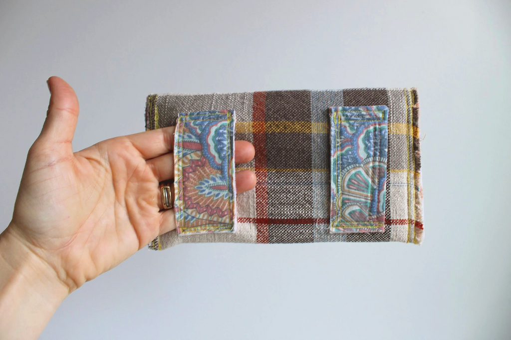 Plaid Paisley Hand-Catch Wallet