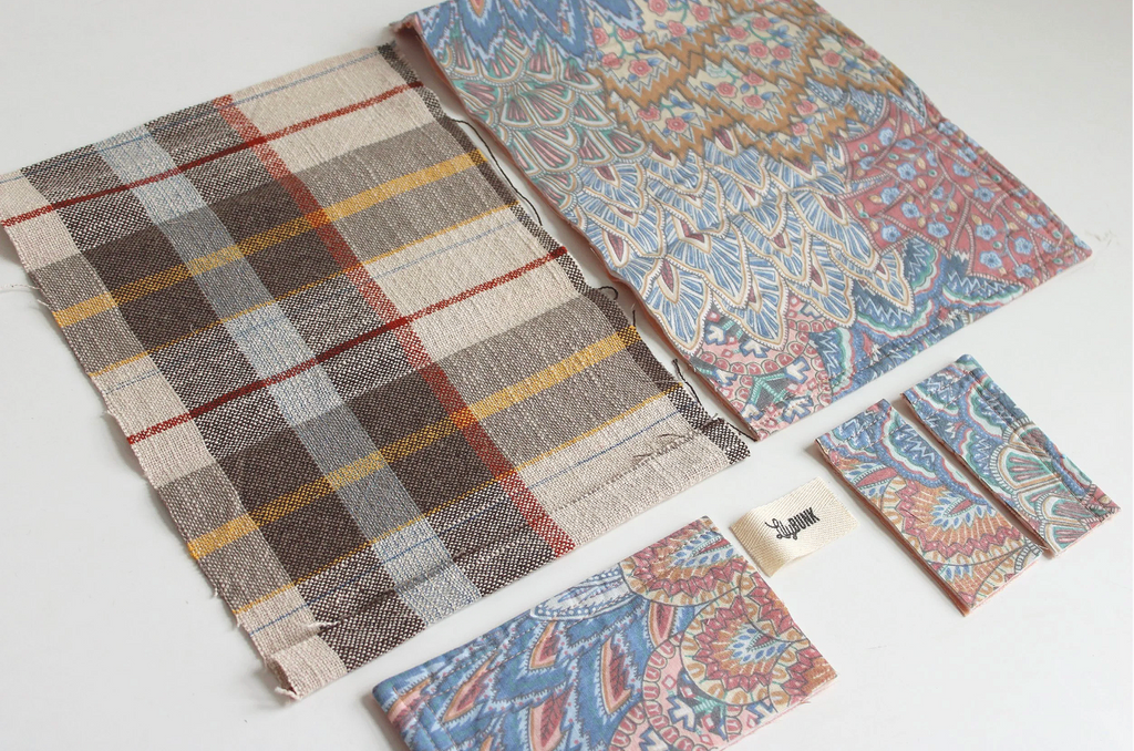 Plaid Paisley Hand-Catch Wallet