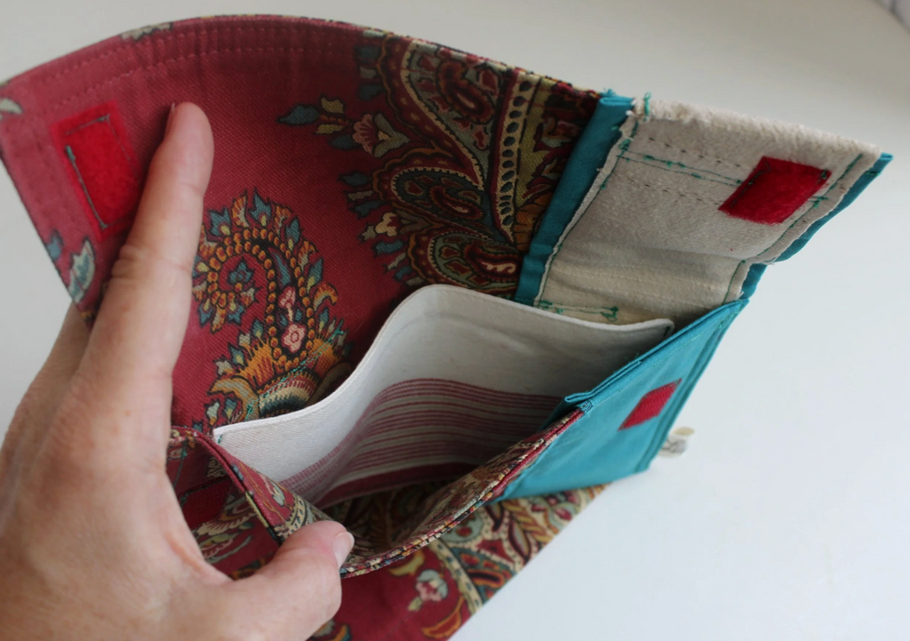 Red Teal Paisley Hand-Catch Wallet