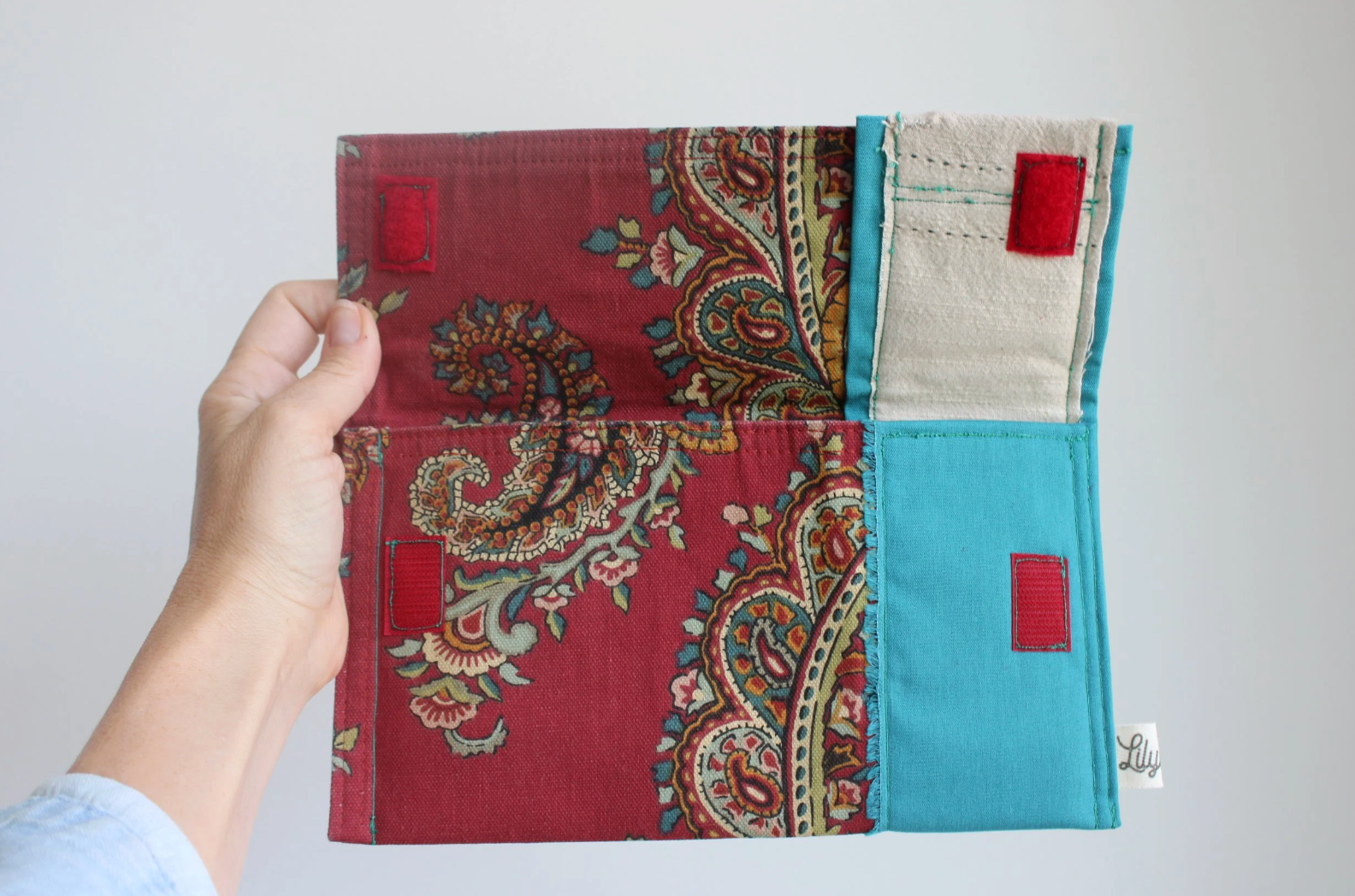 Red Teal Paisley Hand-Catch Wallet
