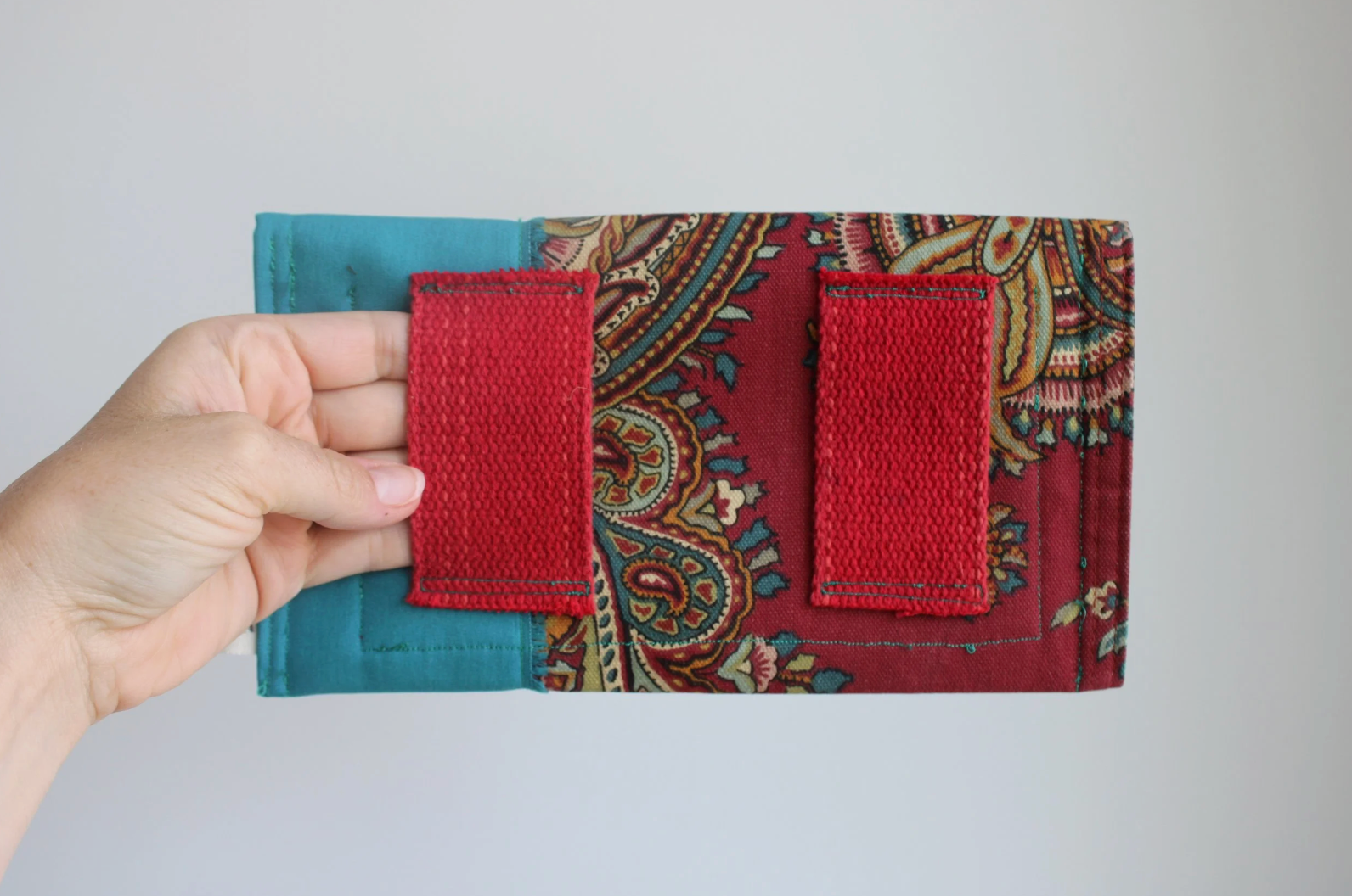 Red Teal Paisley Hand-Catch Wallet