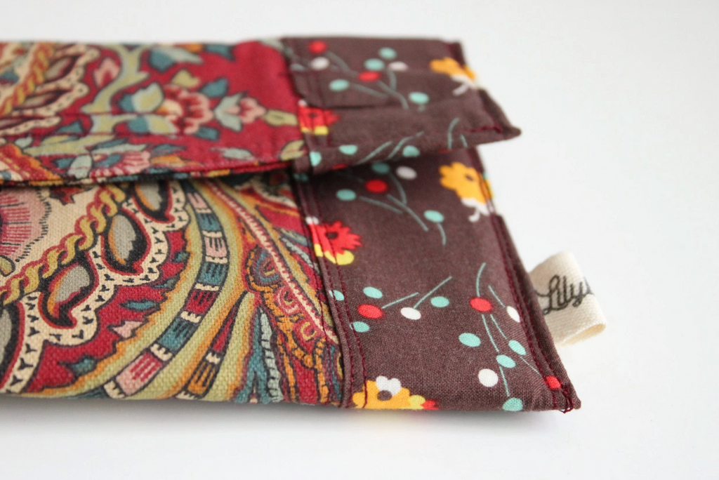 Maroon Paisley Brown Hand-Catch Wallet