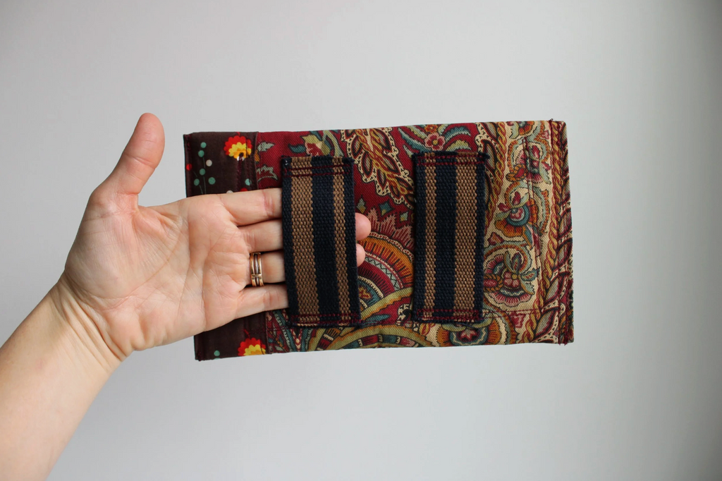 Maroon Paisley Brown Hand-Catch Wallet